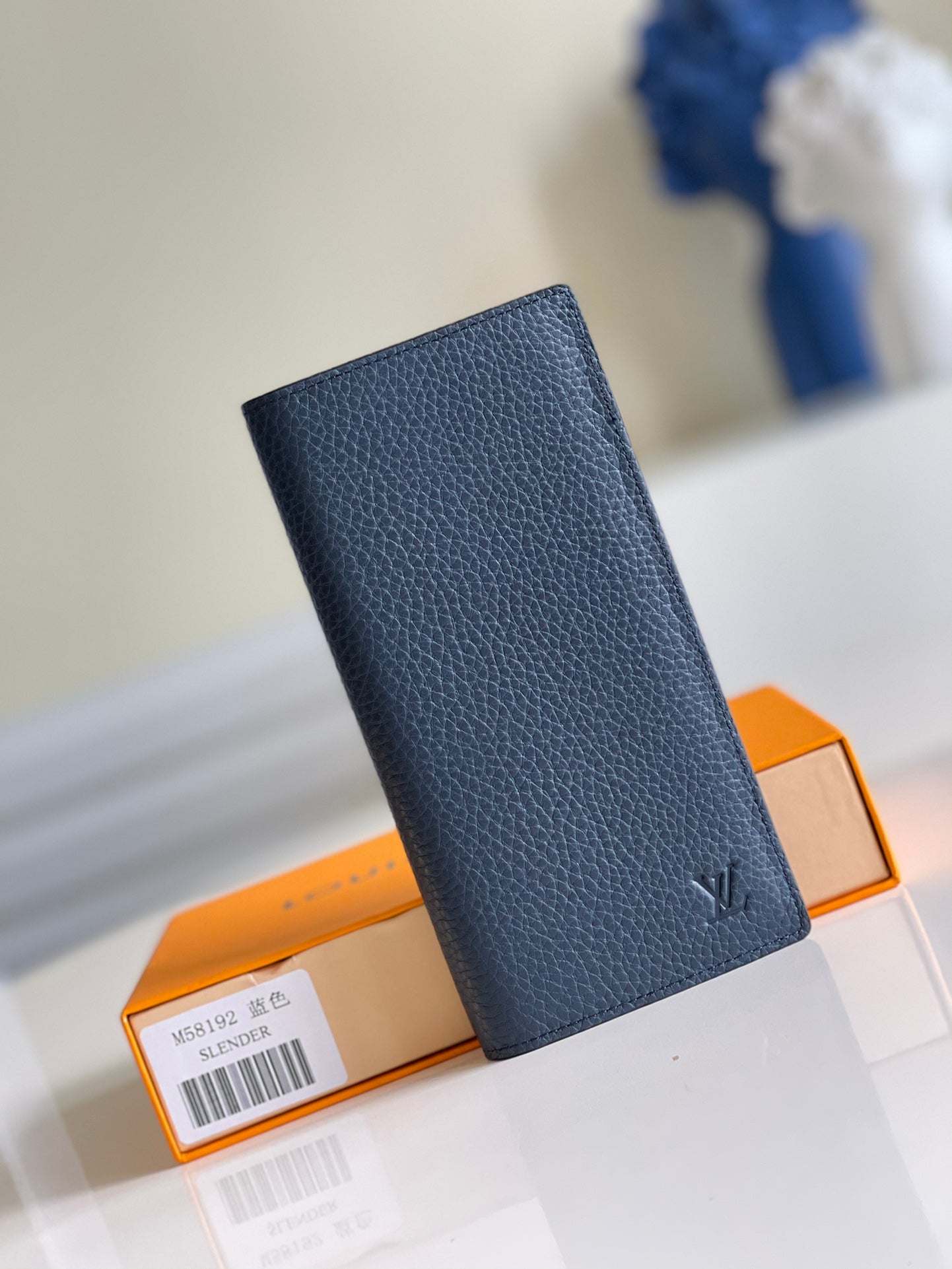 LV M58192藍色荔枝紋長夾