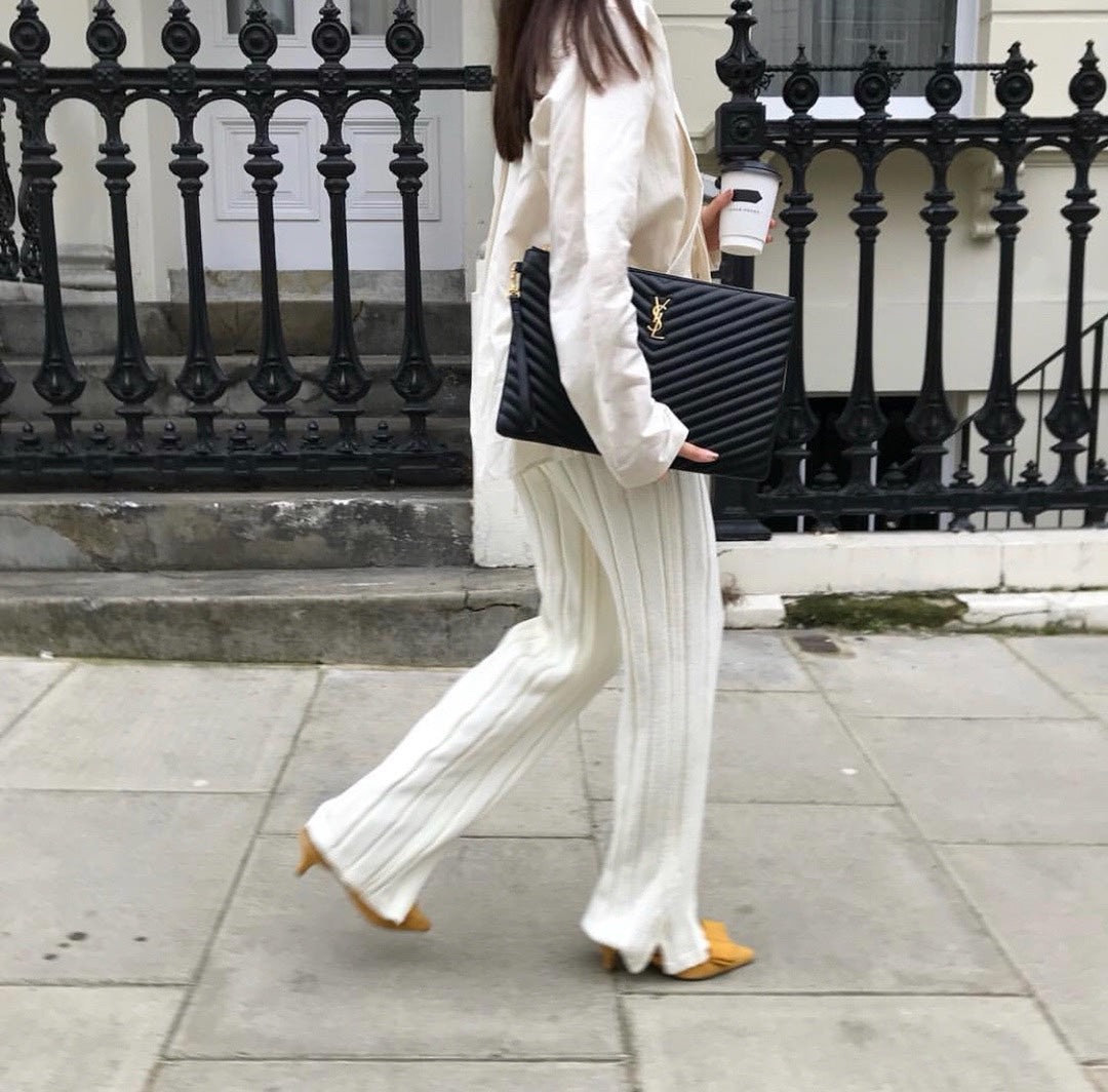 YSL MONOGRAM 大號手拿包-黑色小牛皮銀扣-36cm