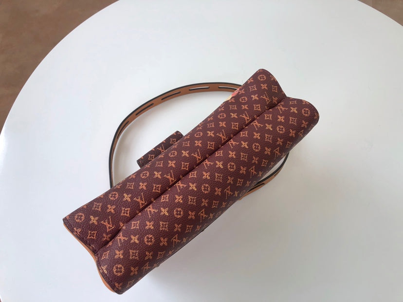 M43946 路L家-2018秋冬季 Crown Frame手袋