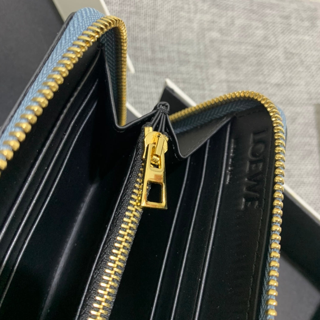 Loewe Puzzle zip around wallet 拉鍊長夾