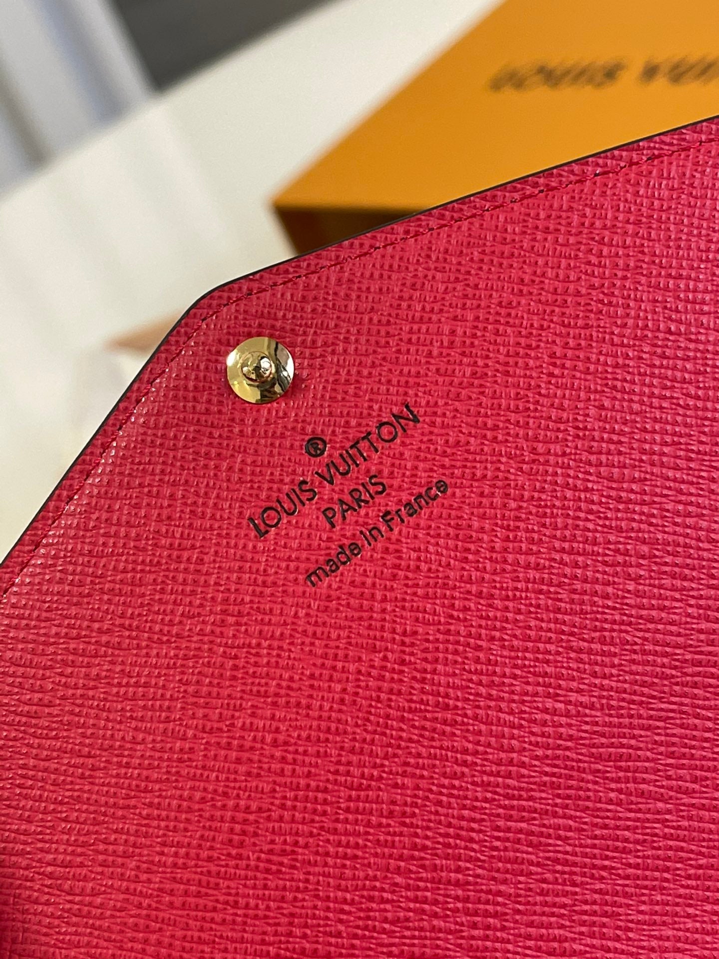 LV M60531 信封長夾-老花紅裡