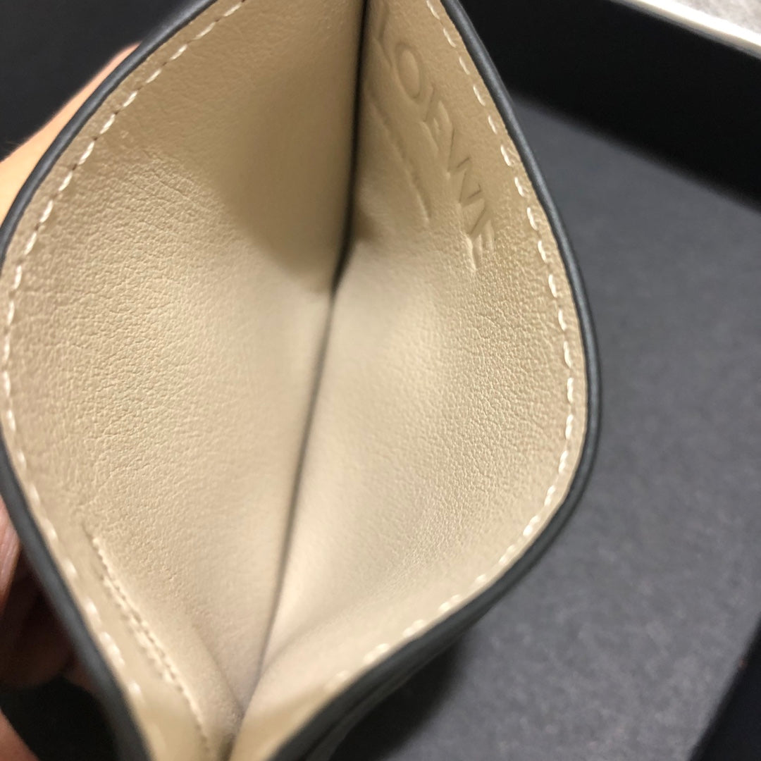Loewe 貝殼單片卡包