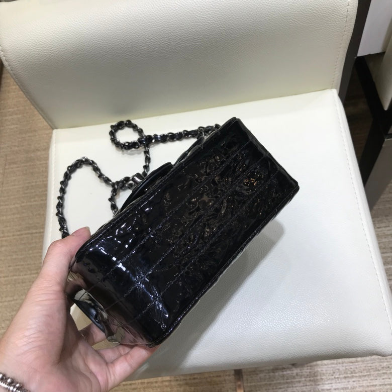 小香家-2018春夏 褶皺紋金屬皮 牛皮 CF包 17cm