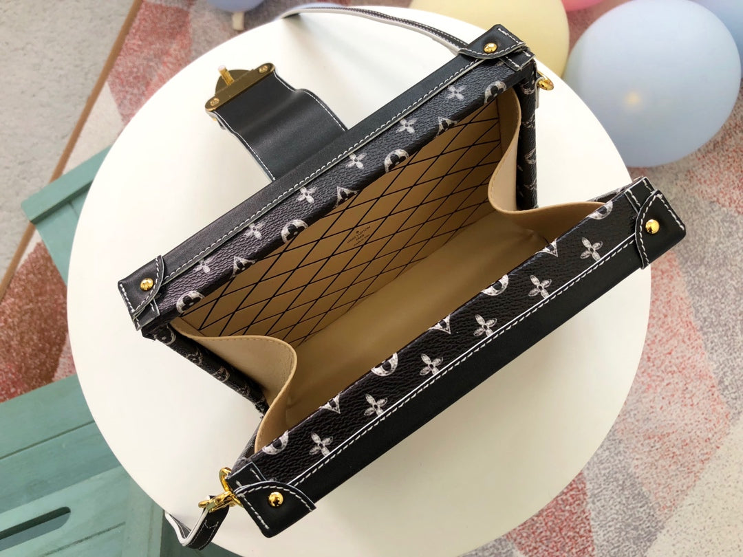 M44437 路L家-2019早春系列 Petite Malle手袋 黑色