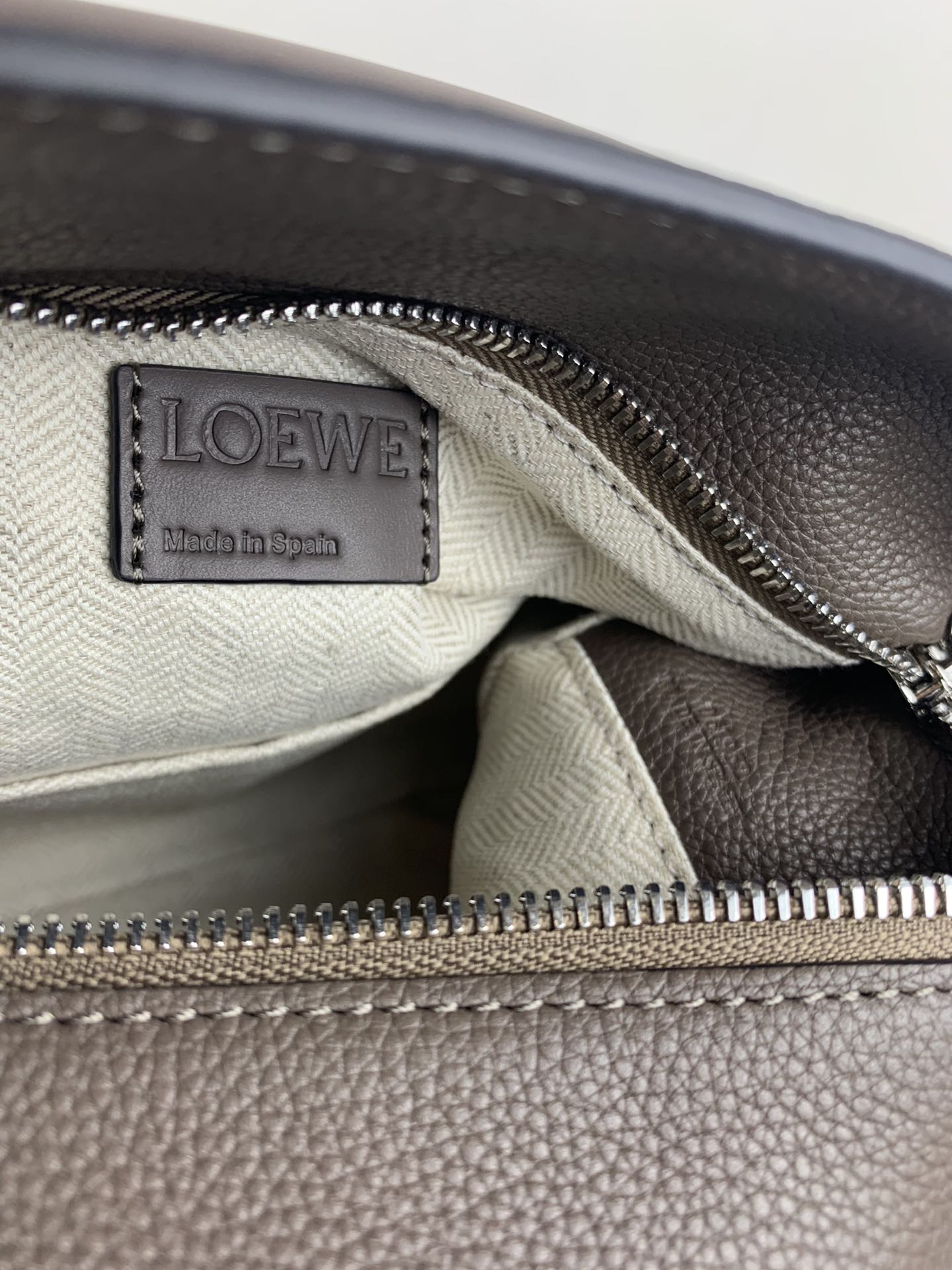 羅L威-puzzle bag 小牛皮 灰褐色 小號