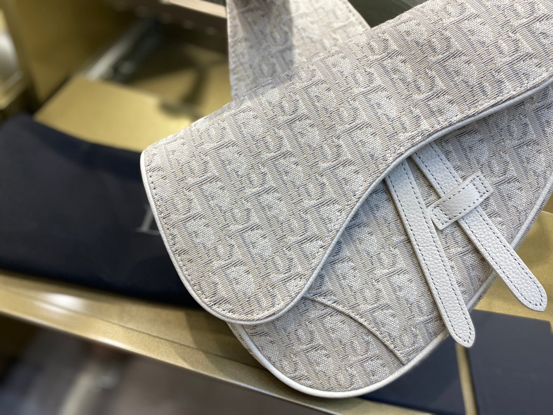 Dior Saddle 馬鞍包-2020男款 白色老花