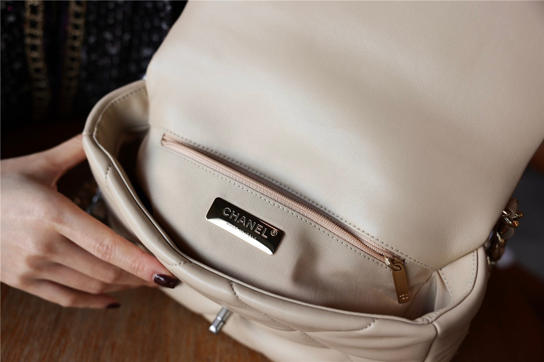 小香家-2022新款 19Bag 奶茶杏銀扣 小號