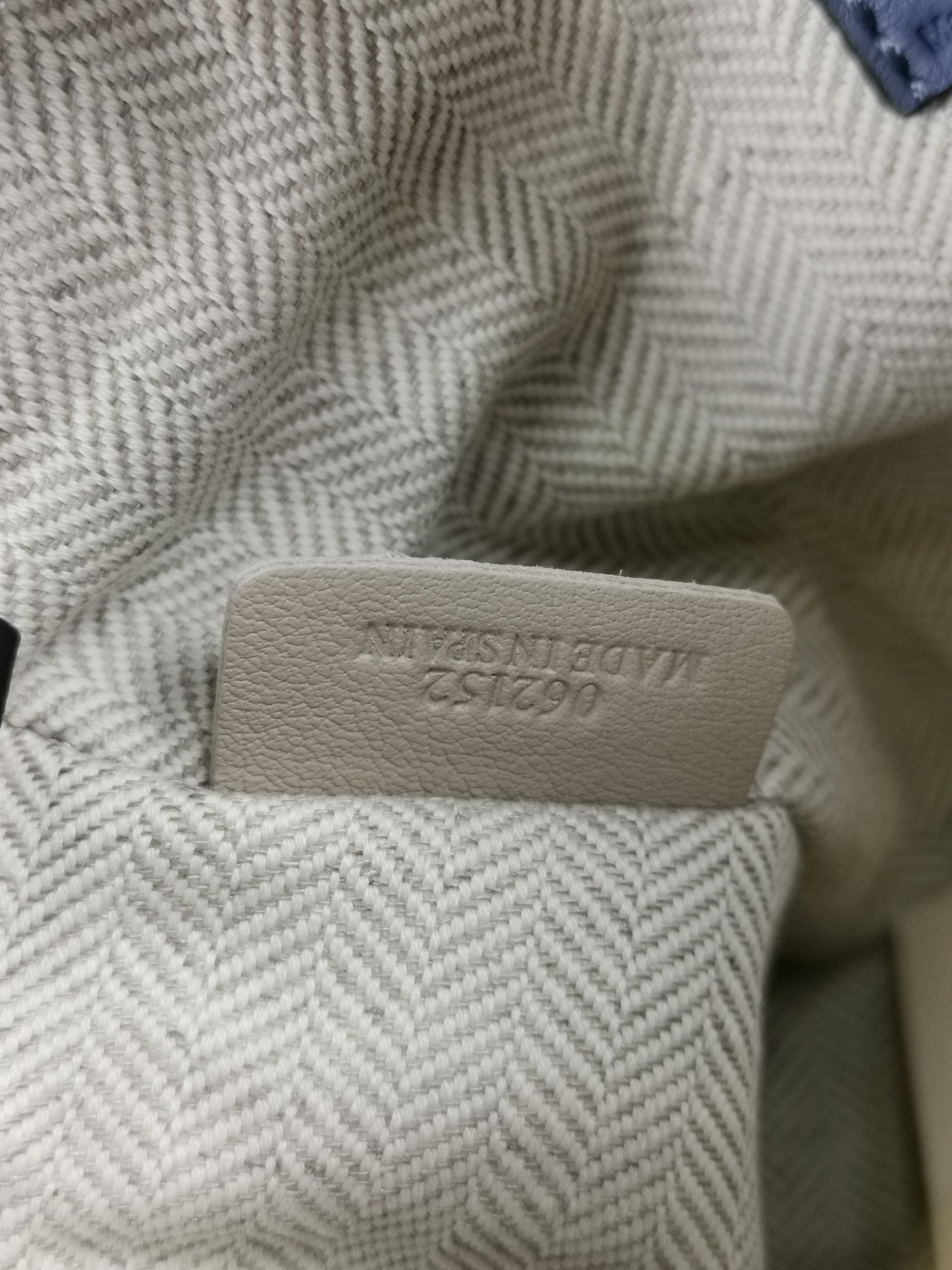 羅L威-Puzzle bag mini 小牛皮