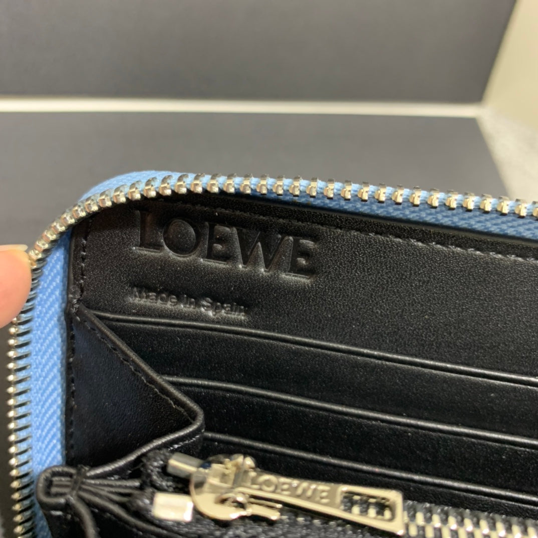 Loewe Puzzle zip around wallet 拉鍊長夾