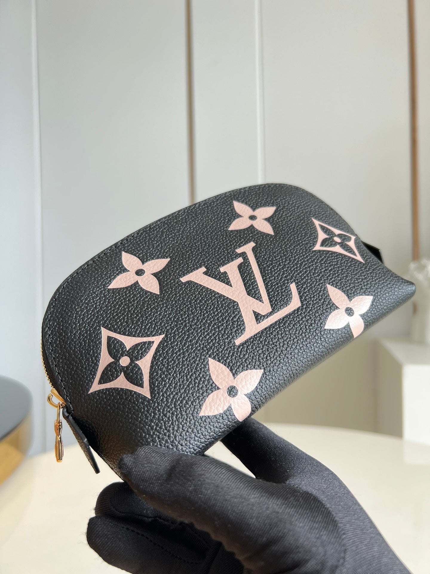 LV M59086 壓花絲印化妝包