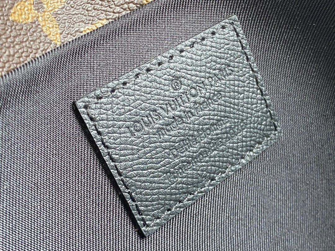 LV M30583黑 Pochette Voyage Steamer 手袋