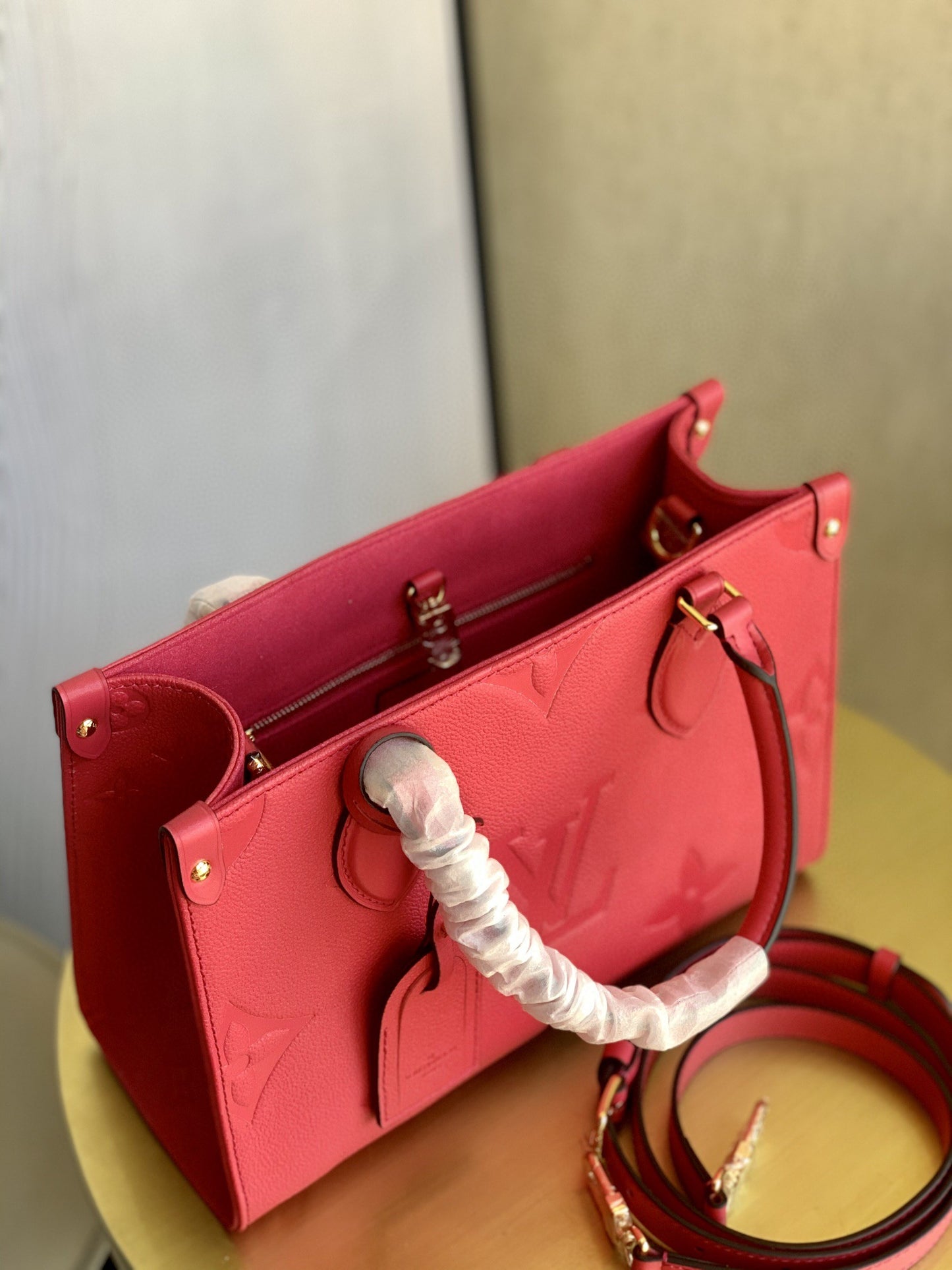 LV M45660 ONTHEGO PM小號手袋-玫紅色