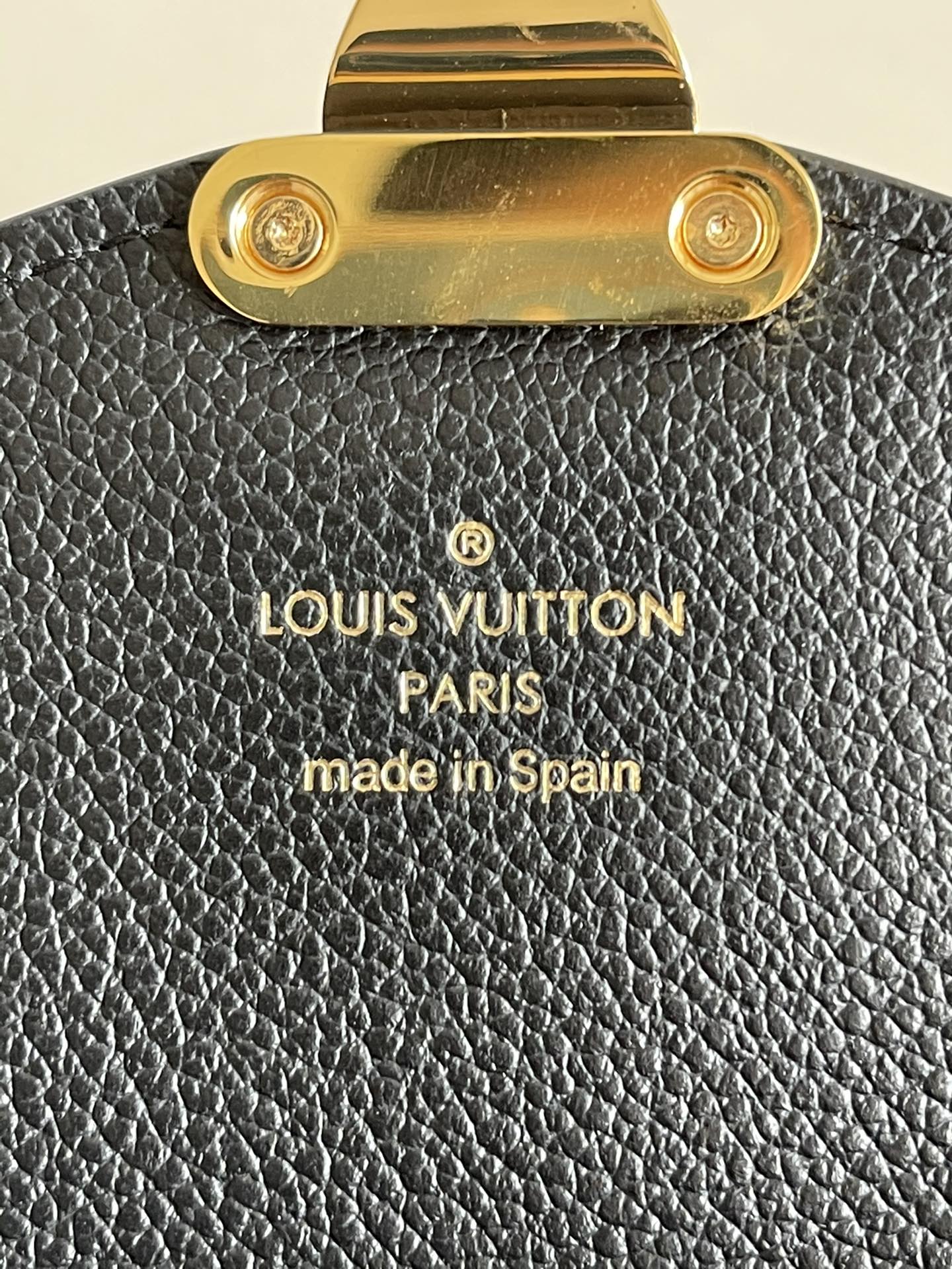 LV M62458黑色信封式Pallas 長夾