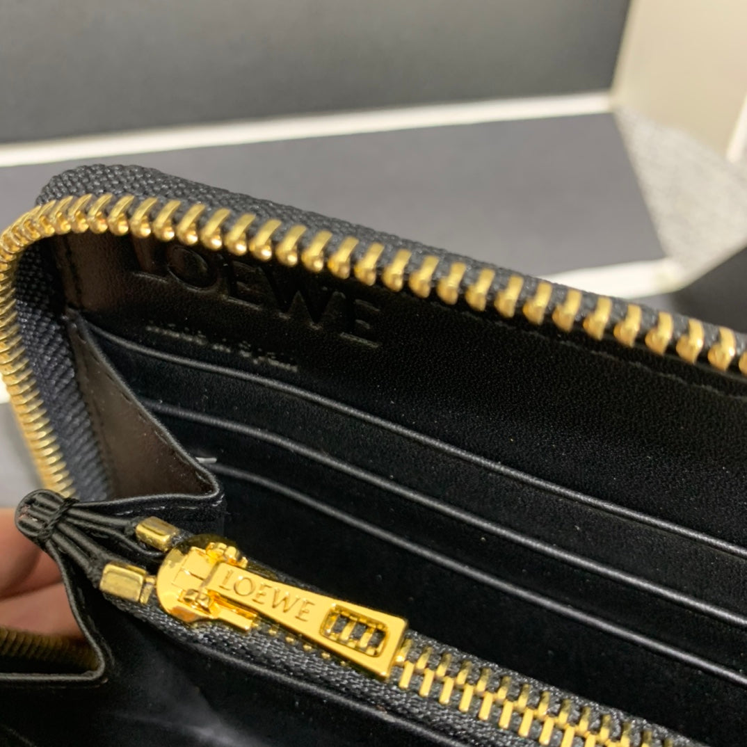 Loewe Puzzle zip around wallet 拉鍊長夾