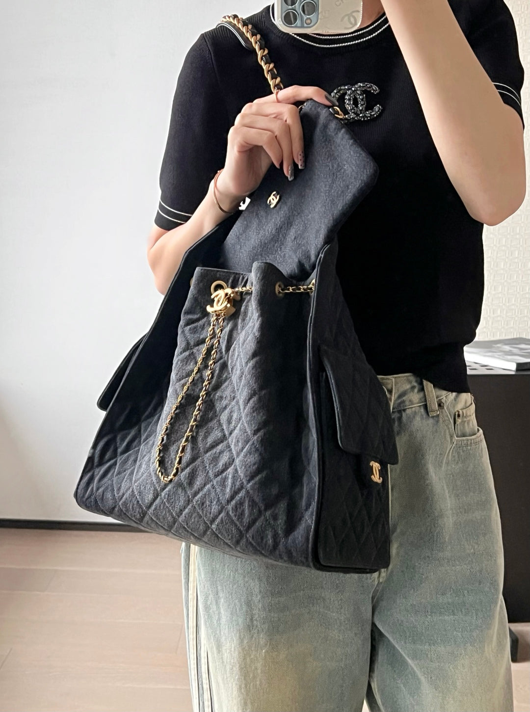 小香家-25S 25Bag丹寧牛仔抽繩水桶Hobo中號 黑色