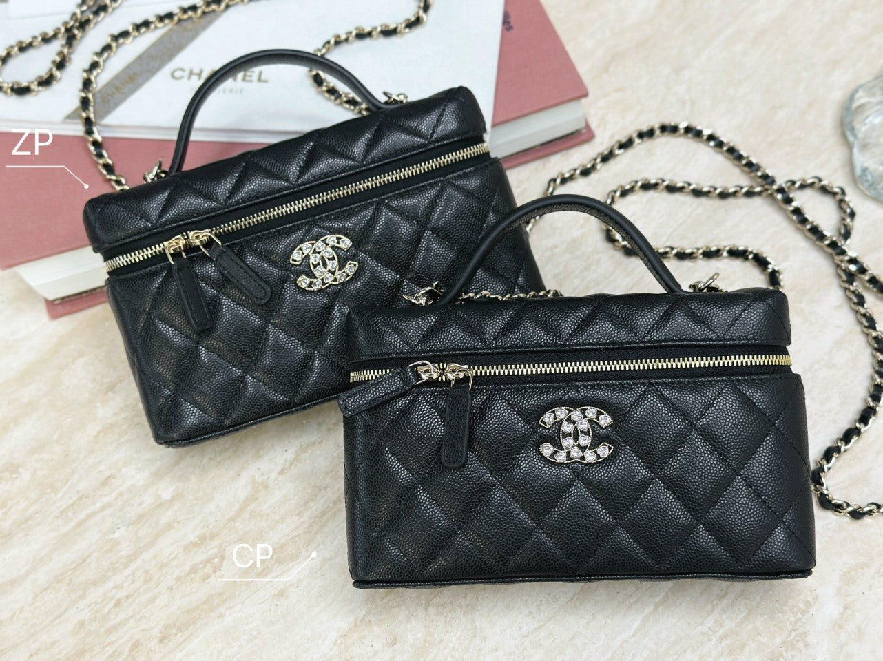 小香家-25P 愛心鑽LP手拎鏈條化妝包 黑色