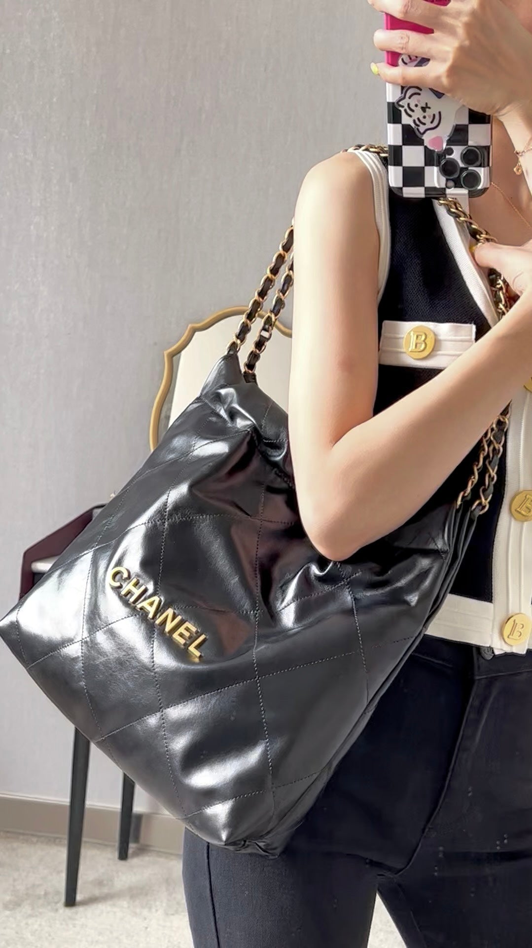 小香家-22S 22Bag 亮面小牛皮小號 黑色金扣