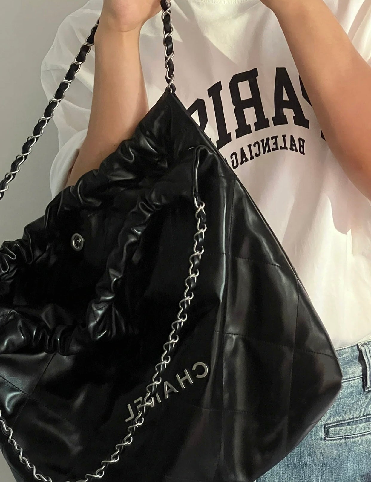 小香家-22S 22Bag 亮面小牛皮中號 黑色銀扣