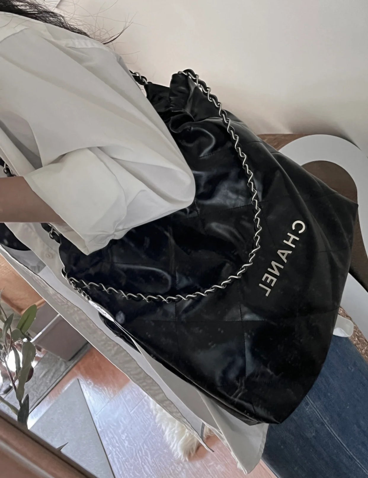 小香家-22S 22Bag 亮面小牛皮中號 黑色銀扣
