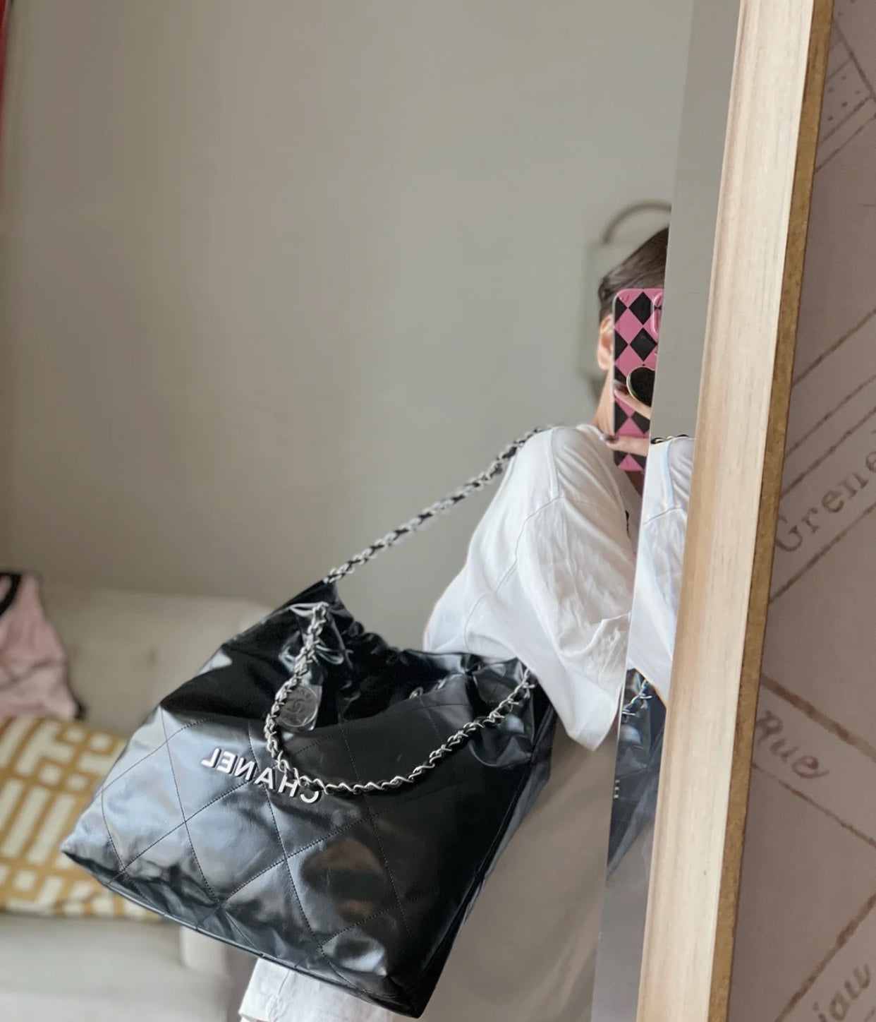 小香家-22S 22Bag 亮面小牛皮中號 黑色銀扣
