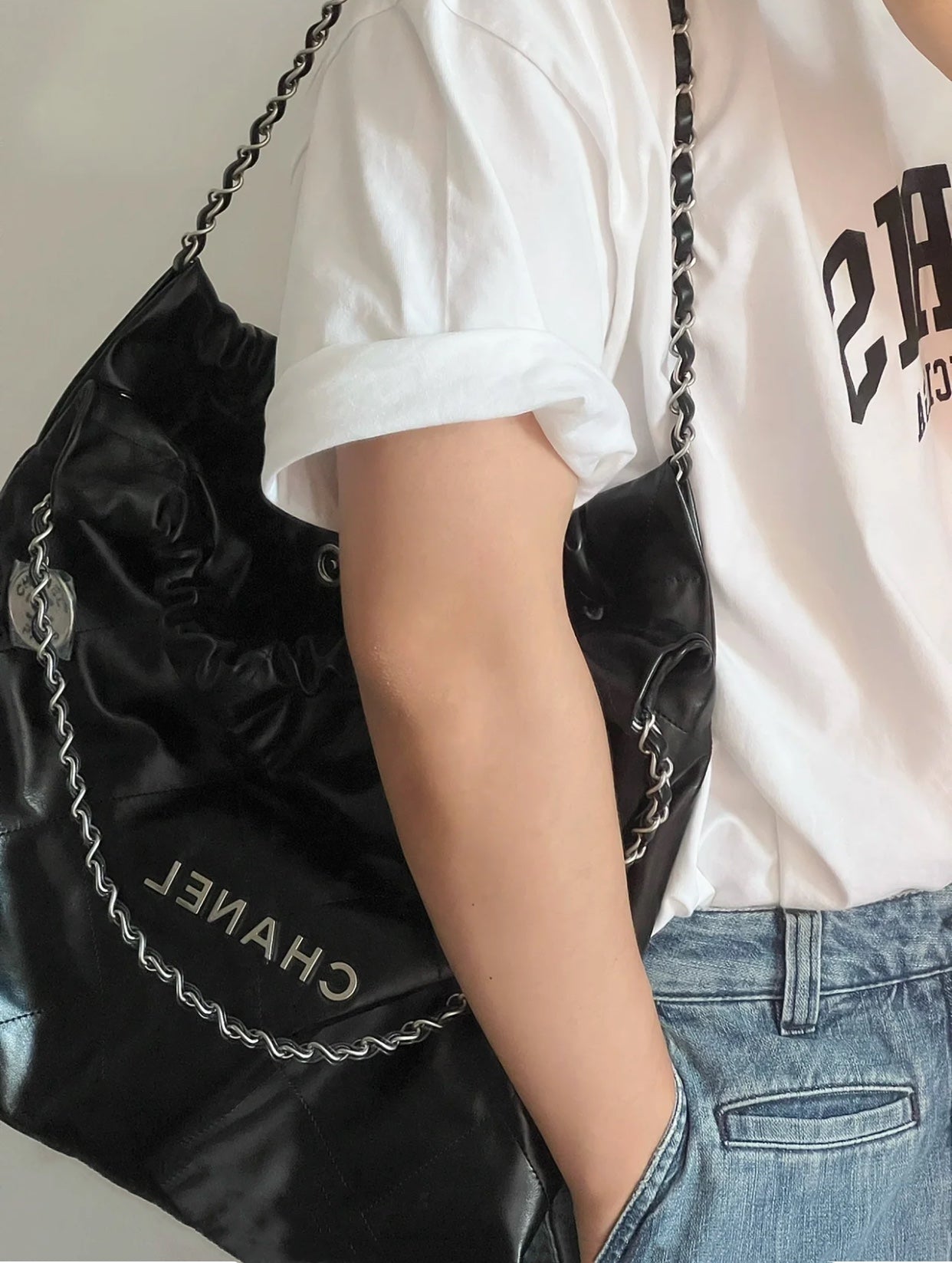 小香家-22S 22Bag 亮面小牛皮中號 黑色銀扣