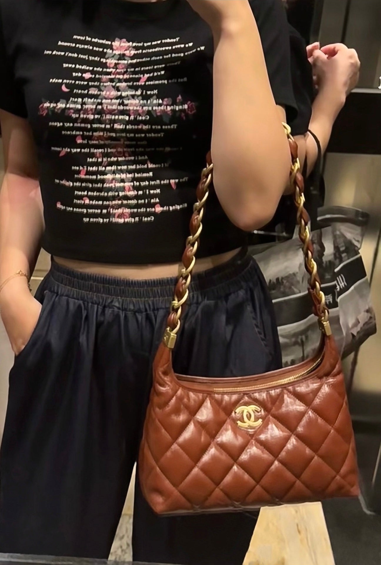 小香家-24A 手工坊亮面羊皮腋下包中號 焦糖色