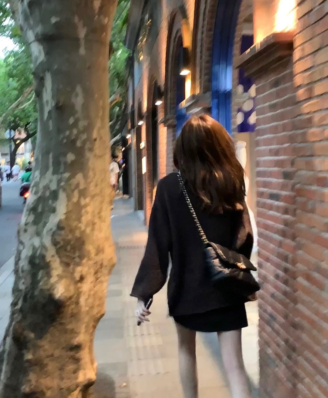 小香家-19Bag中號手袋 黑色