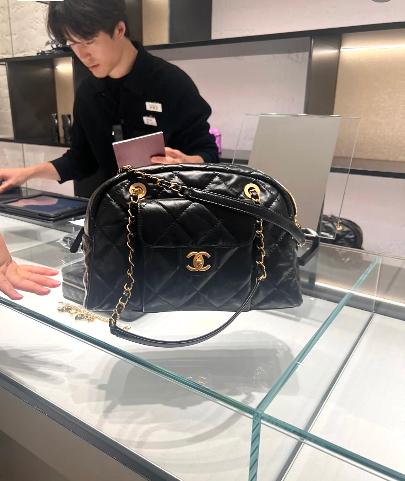 小香家-Chanel 24A 小號保齡球包 黑色