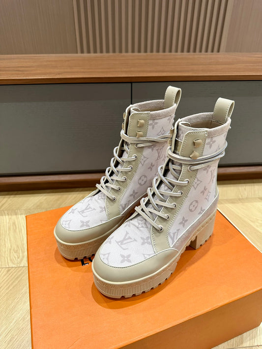 路L家-2024 厚底馬丁靴 奶茶色