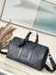M22765 路L家-Keepall Bandouliere 旅行袋 黑色壓花 男款