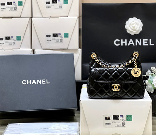 小香家-Chanel Hobo 23c早春款 油蠟皮黑色 小號