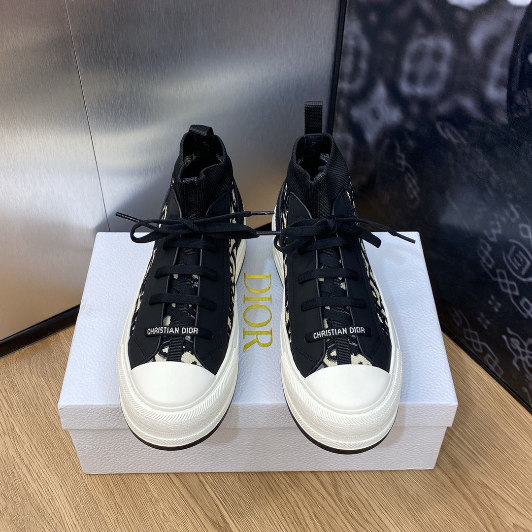 迪D家-2023秋冬新款 Walk'n厚底綁帶高筒休閒鞋 男女同款 黑色老花