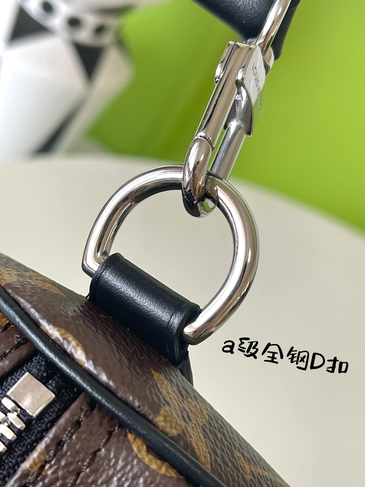 路L家-M12243 𝐒𝐏𝐄𝐄𝐃𝐘 𝐒𝐎𝐅𝐓 𝟑𝟎 𝐃𝐀𝐑𝐊 動態晶片黑手袋 棕色