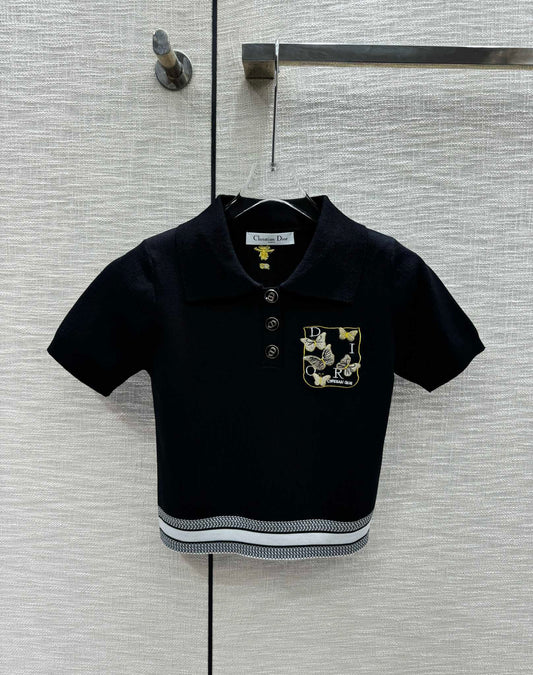迪D家-2403 刺繡蝴蝶polo領針織短袖 黑色