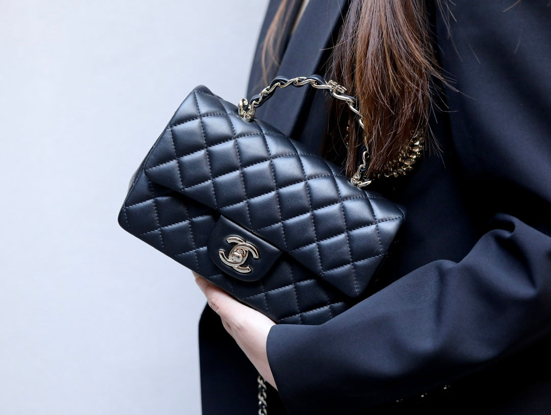 小香家-Chanel CF Mini 經典皮革穿繞雙c Logo 黑色