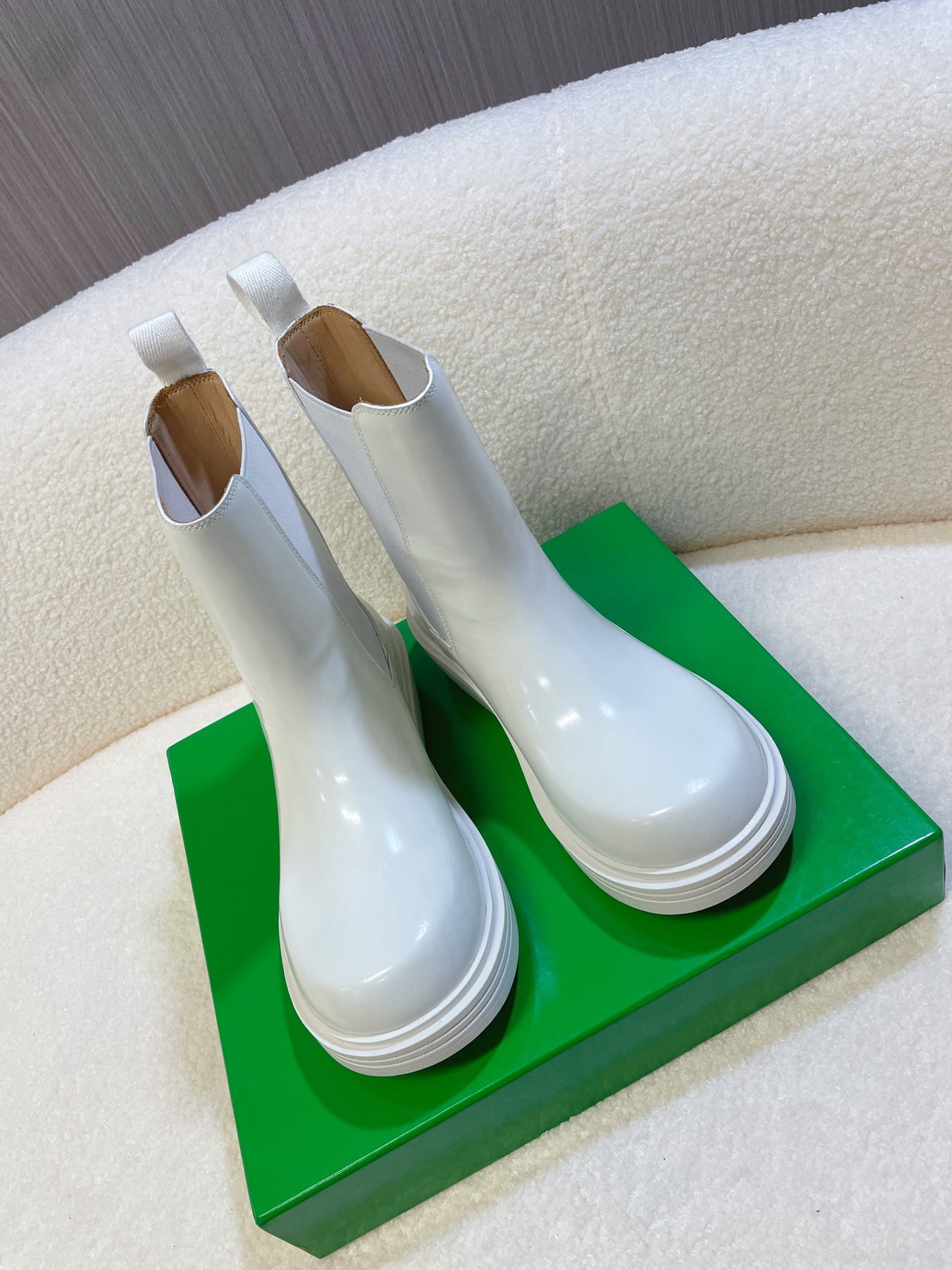 B編織-2023秋冬新款 Fireman切爾西短靴 大頭靴 白色