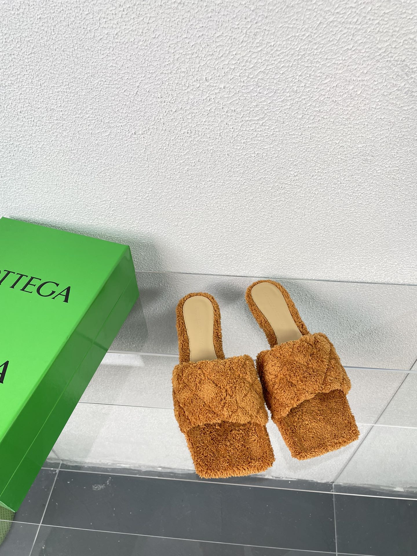 B編織-2023新款 毛絨拖鞋系列 焦糖色