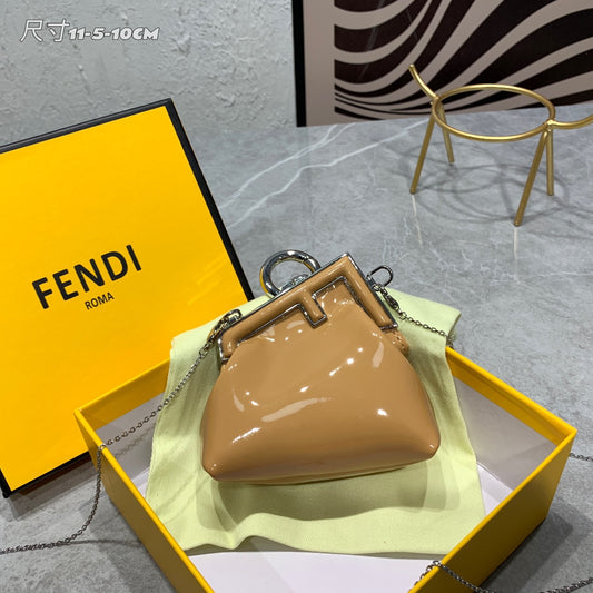 芬F家-First手袋 Mini 漆皮杏色