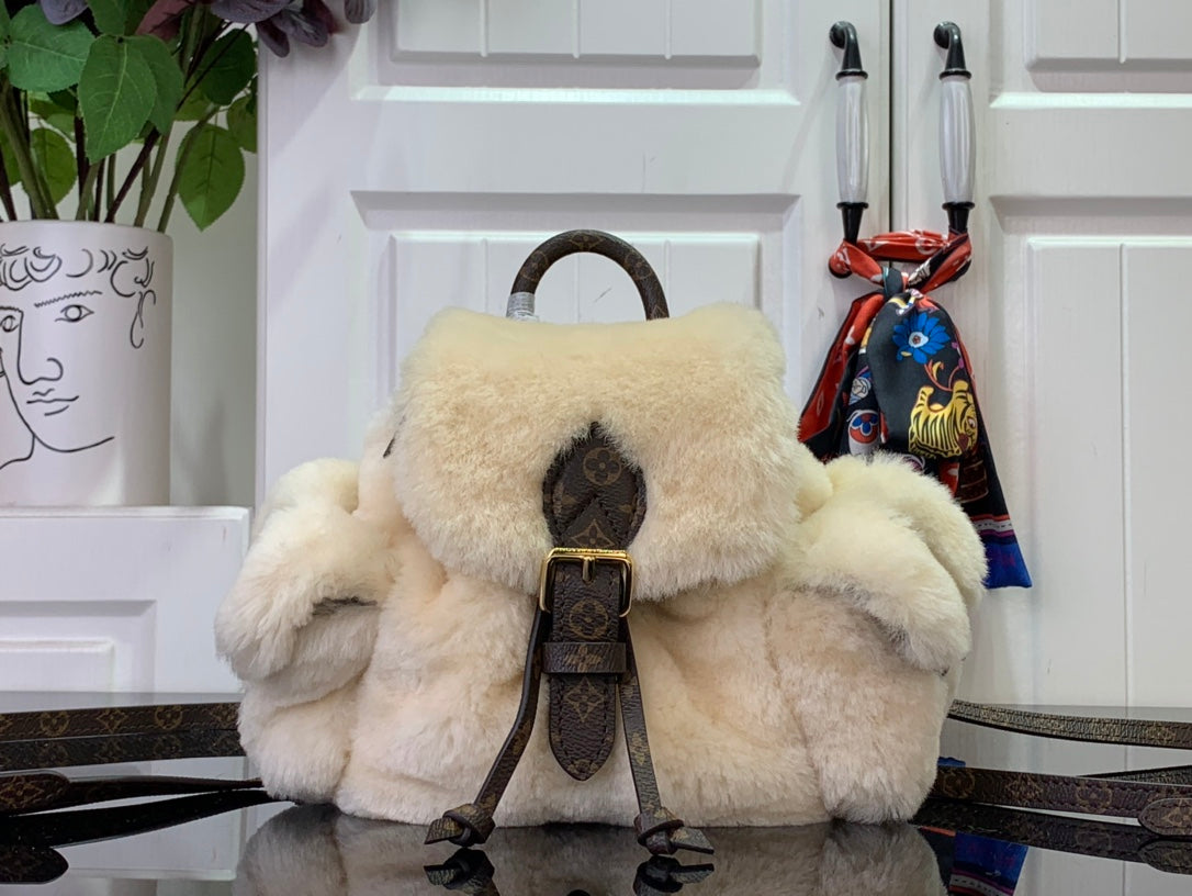 路L家-m11919 NANO TEDDY羊羔毛雙肩包 白色