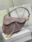 迪D家-Saddle bag Sauvage茹伊印花刺繡系列 粉灰色 25CM
