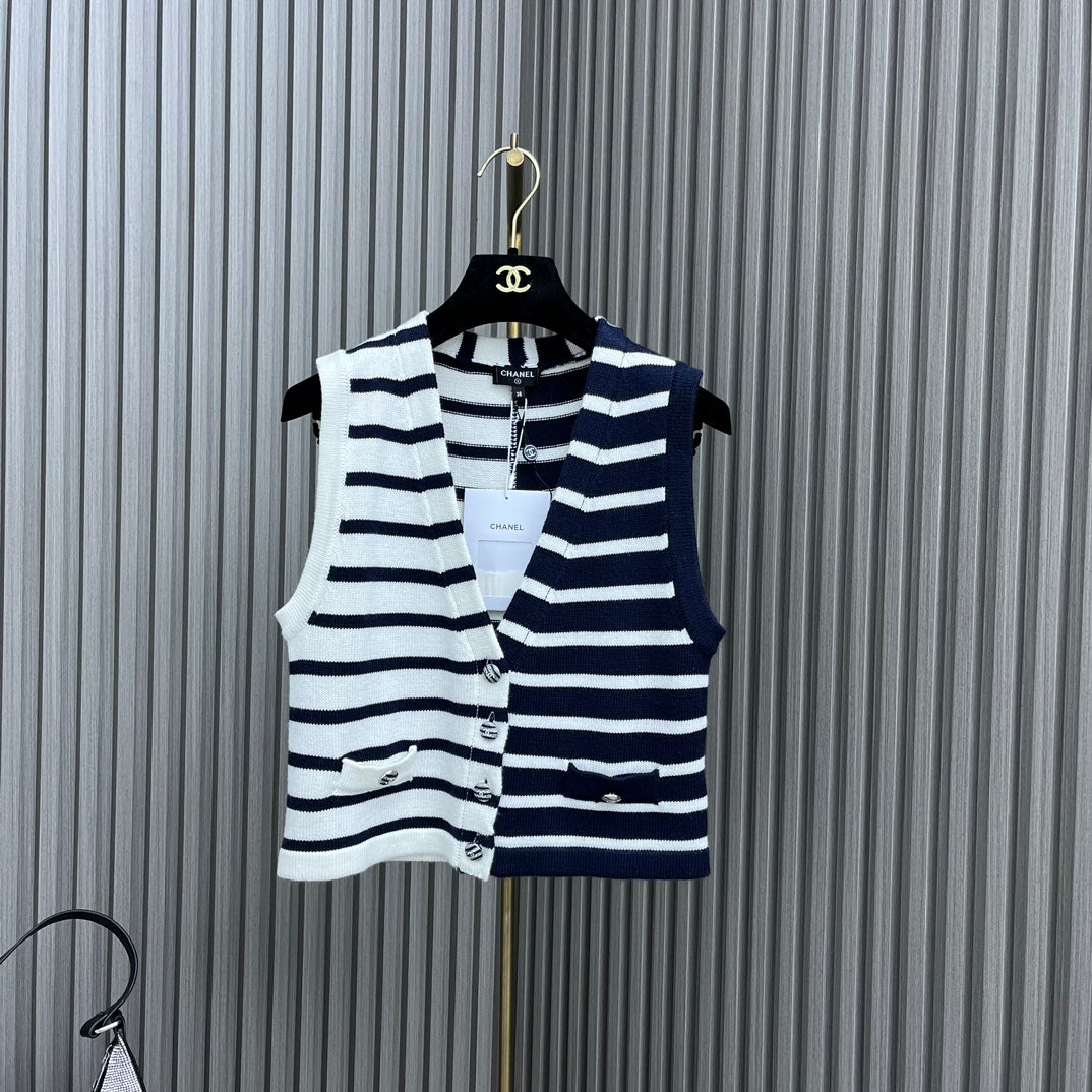 小香家-2403 24新品上架條紋錯色針織馬甲