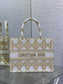 迪D家-2024春夏系列 Book Tote  經典的菱形格 白金色 中號