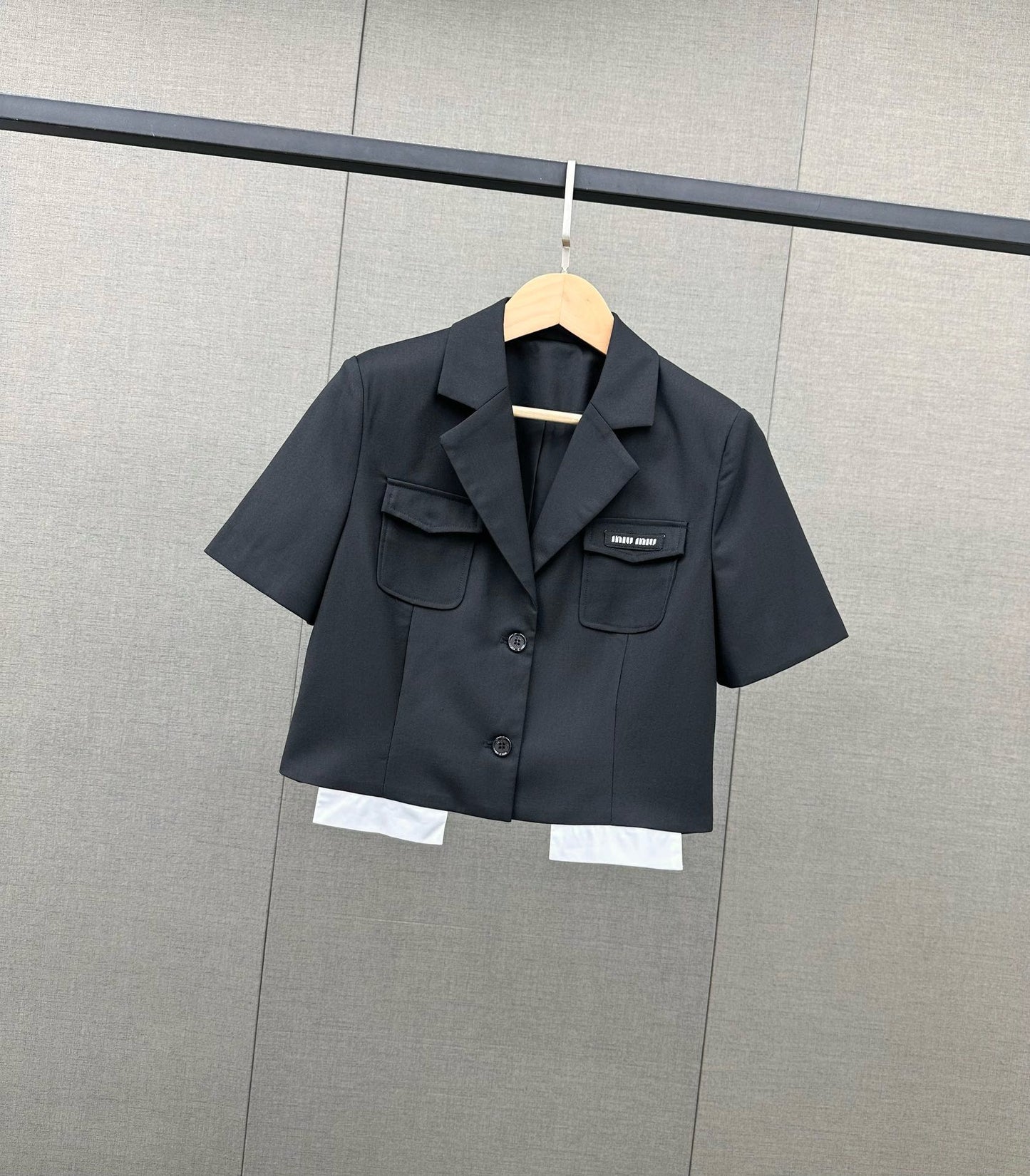 穆M家-2404 冷淡風短款西裝套裝 黑色