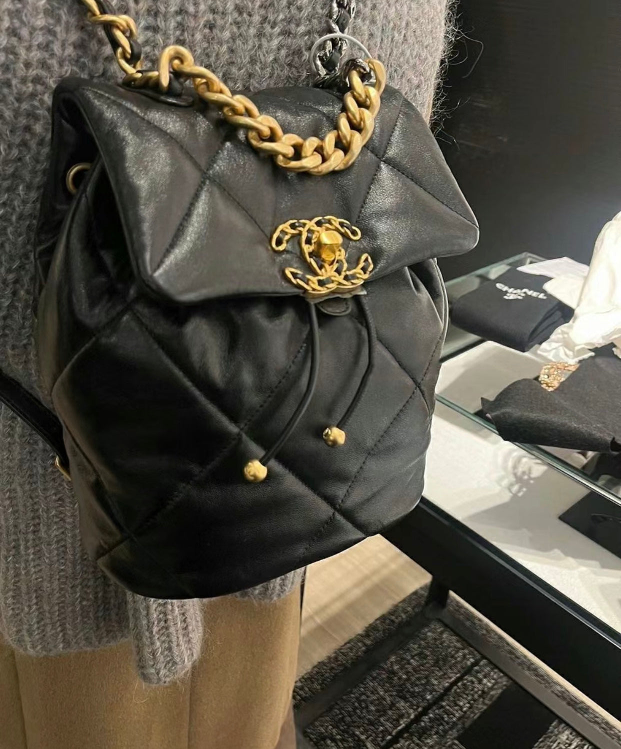 小香家- Chanel 24C 19bag 雙肩後背包 黑色