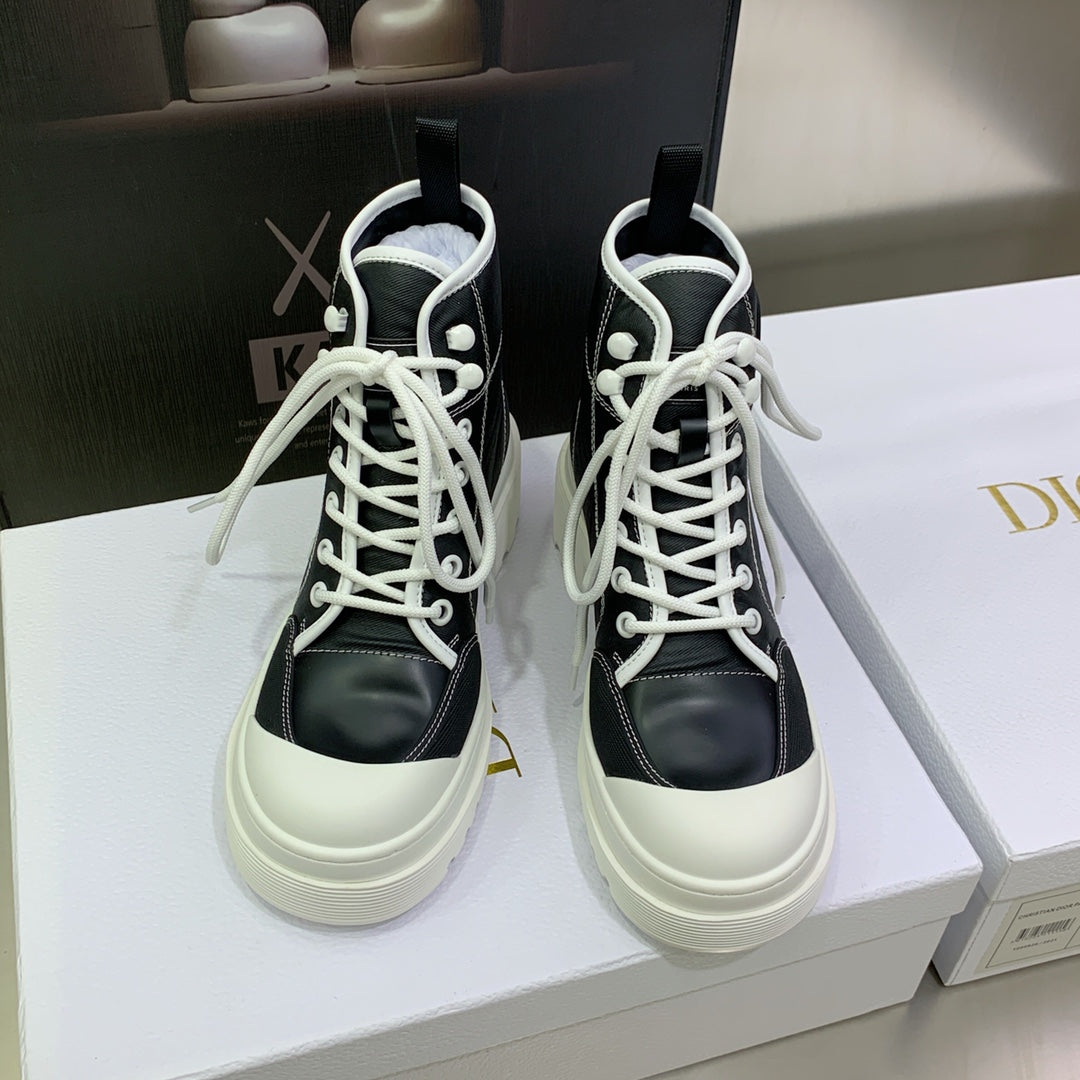 迪D家-D-Rise拼色字母logo中跟圓頭側拉鍊馬丁短靴