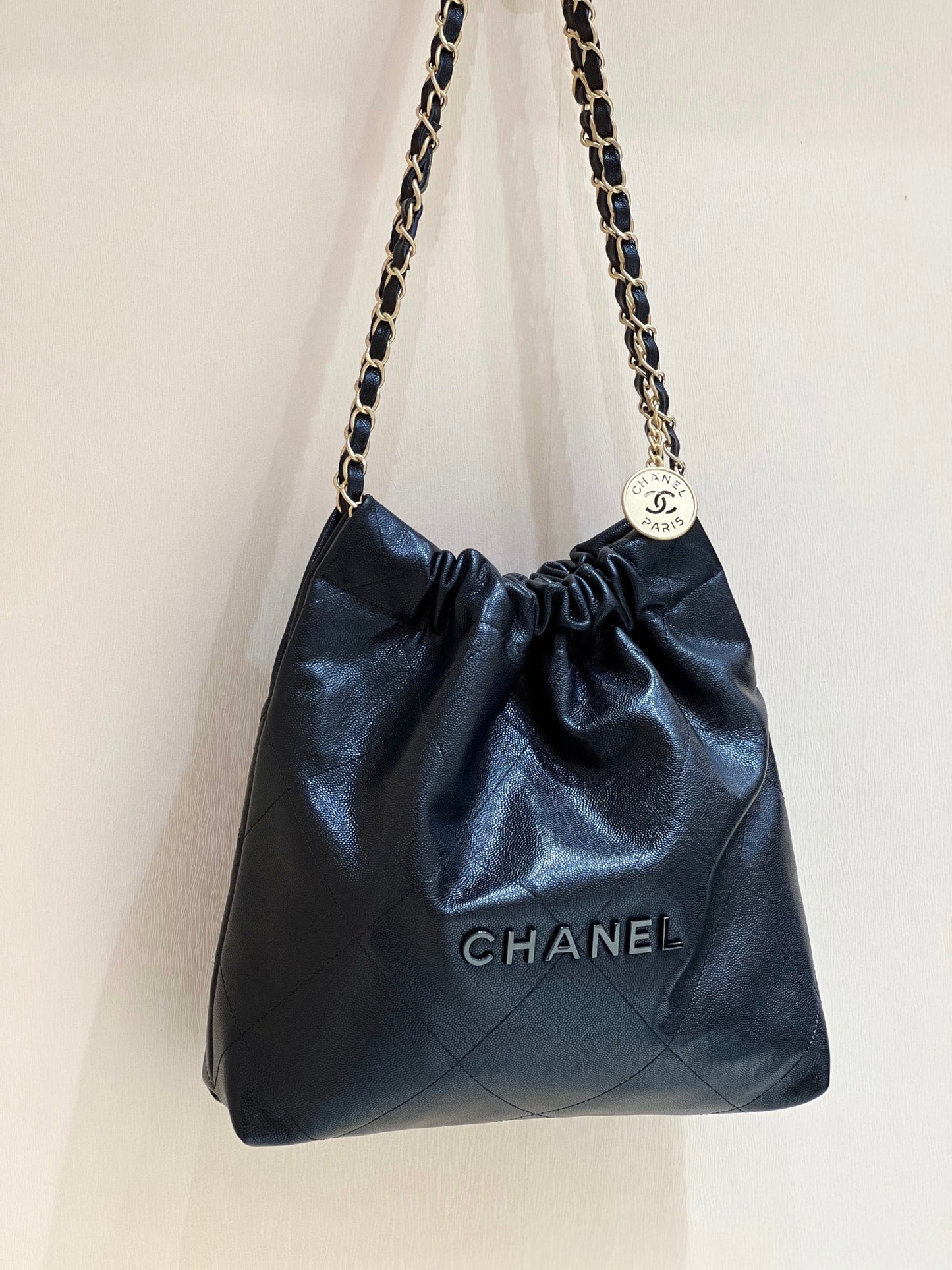 小香家-Chanel 22號手袋 魚子醬皮黑金色 中號