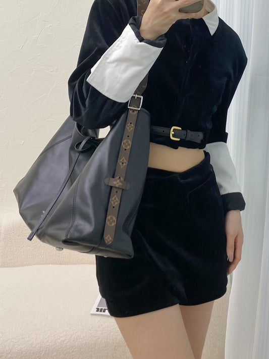 路L家-M25143 CarryAll Vibe MM手袋 黑色