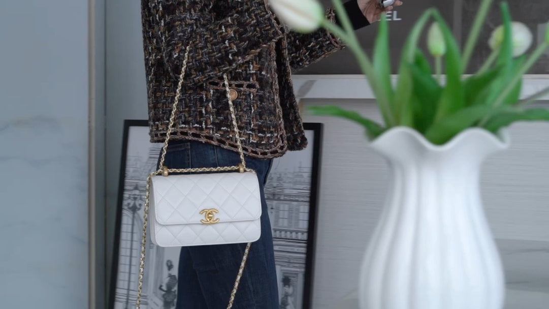 小香家-Chanel 24c雙金球 CF 白色