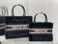 迪D家-Book tote 毛絨黑藍色 小號