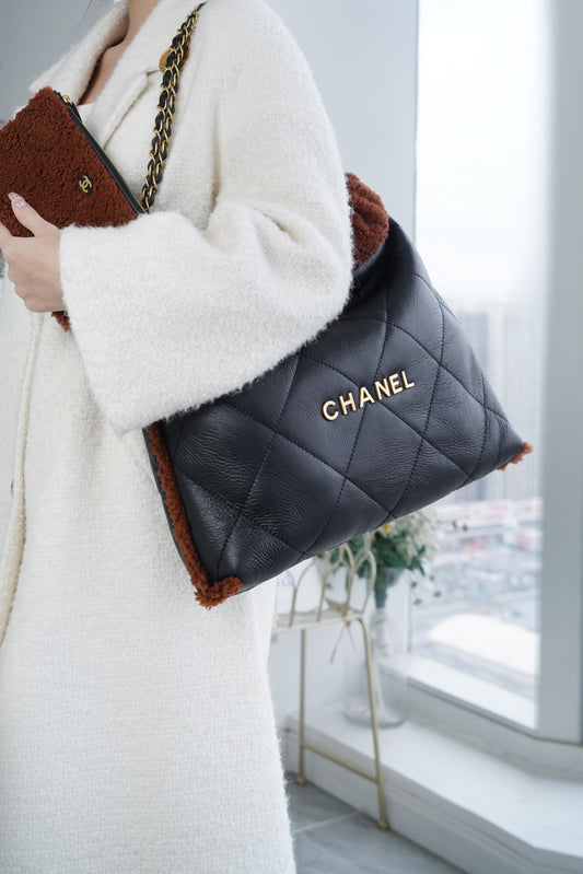 小香家-Chanel 22號手袋 羊羔毛款 黑棕色